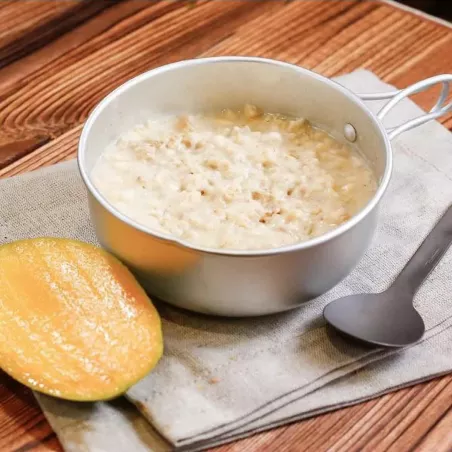 Cereal with mango pieces