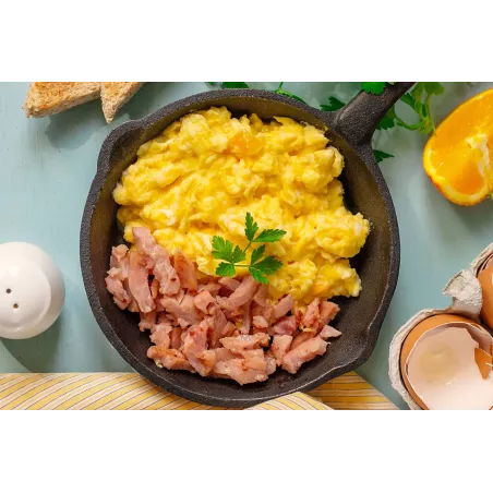 Scrambled eggs with ham and cheese - Large format