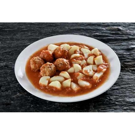 Meatballs in tomato and potato sauce