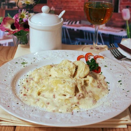 Tortellini with ham and cream sauce - 10 ans