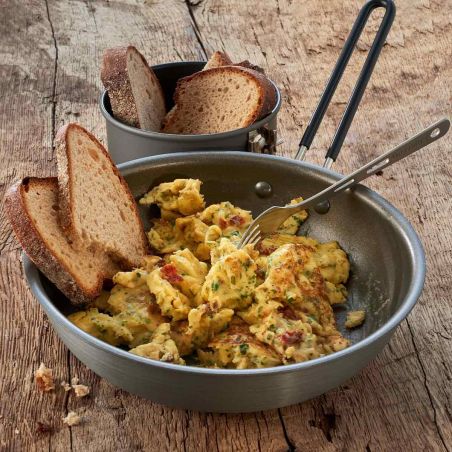 Scrambled eggs with onions - 15 ans