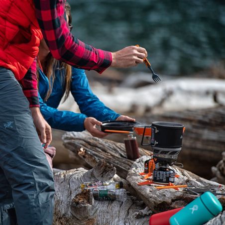 Jetboil MiniMo regulated gas stove and 1 L cup